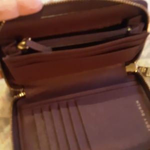 Tory Burch Bags - Tory Burch wallet Tory Burch Bags - Tory Burch wallet